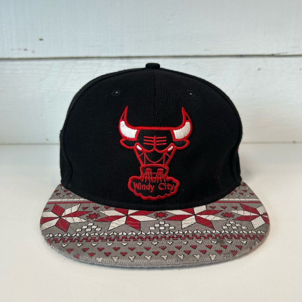 New Era, 9fifty Chicago Bulls Hardwood Classic Aztect Tribal Hat Mens Windy City